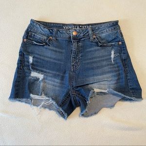 Vanilla Star Mid Rise Shortie Jean Shorts!